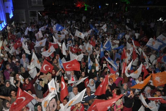 AK Parti Zaferini Kutladı