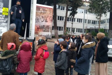HOPA’LI ÖĞRENCİLERDEN ÇANAKKALE SAVAŞLARI MOBİL MÜZE TIR’INA ZİYARET