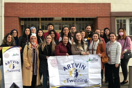 ARHAVİ’DE BİLGE ÖĞRETMEN AKADEMİSİ eTwinning EĞİTİMLERİ VERİLDİ