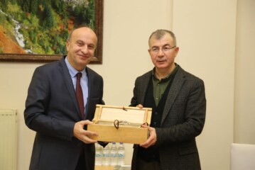 ARTVİN’DEN TAYİNİ ÇIKAN AFAD MÜDÜRÜNE VEDA YEMEĞİ VERİLDİ