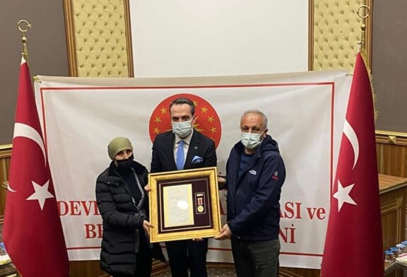 ARTVİN’DE DEVLET ÖVÜNÇ MADALYASI VE BERATI TÖRENİ GERÇEKLEŞTİRİLDİ.