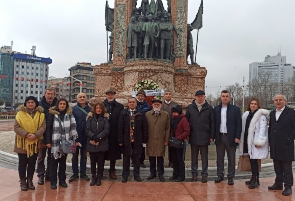 İSTANBUL’DA ARTVİN’LİLER TAKSİM ATATÜRK ANITINDA BİR ARAYA GELDİLER.
