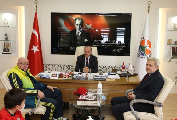BAŞKAN KURDOĞU’NA ZİYARETER DEVAM EDİYOR