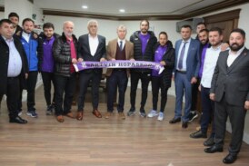 ARTVİN HOPASPOR YÖNTİMİNDEN VALİ DORUK’A ZİYARET