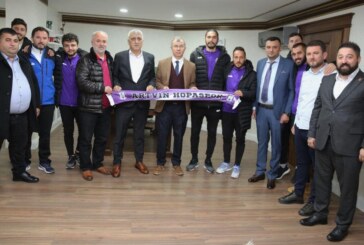 ARTVİN HOPASPOR YÖNTİMİNDEN VALİ DORUK’A ZİYARET